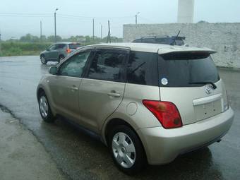 2004 Toyota ist Pictures