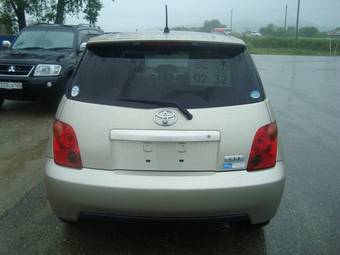 2004 Toyota ist Pictures