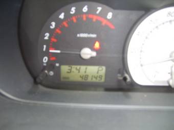 2004 Toyota ist Photos