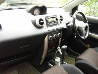 2004 Toyota ist Pictures