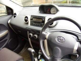 2004 Toyota ist Pictures