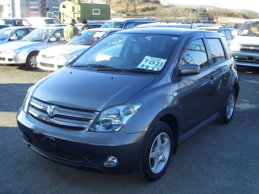 2005 Toyota ist