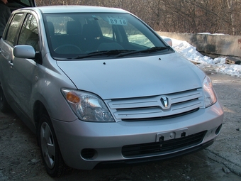 2005 Toyota ist