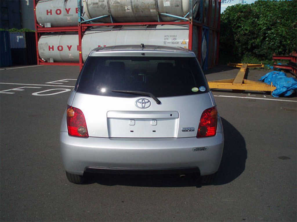 2005 Toyota ist