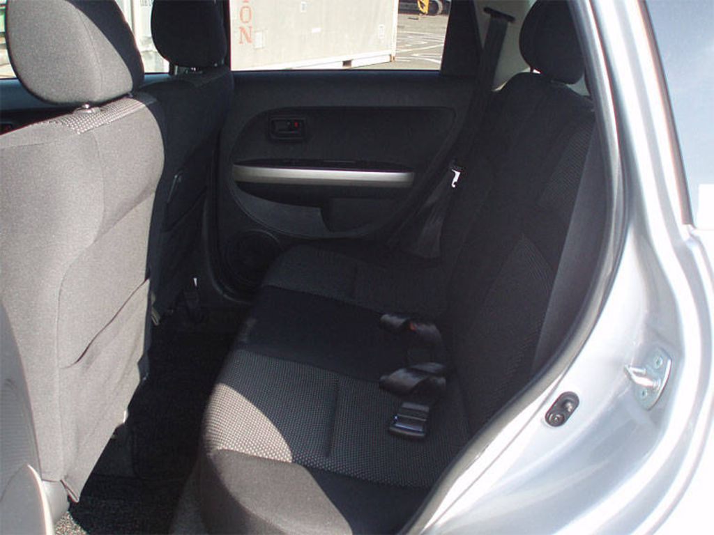 2005 Toyota ist