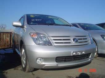 2005 Toyota ist