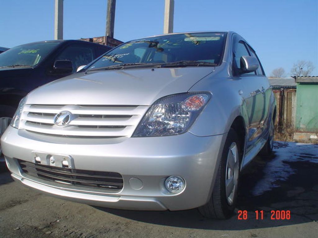 2005 Toyota ist