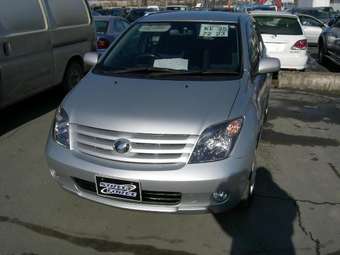 2005 Toyota ist