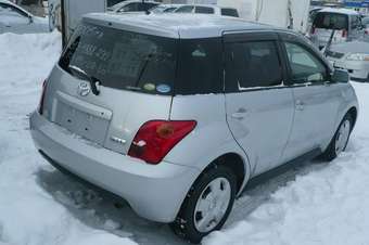 2005 Toyota ist
