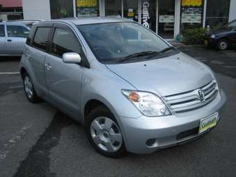 2005 Toyota ist