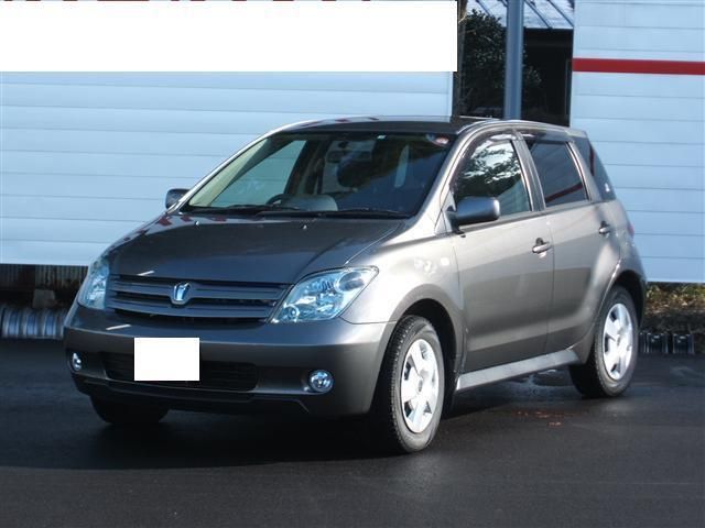2005 Toyota ist