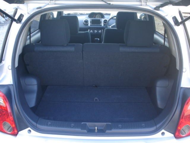 2005 Toyota ist