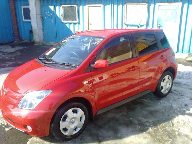 2005 Toyota ist