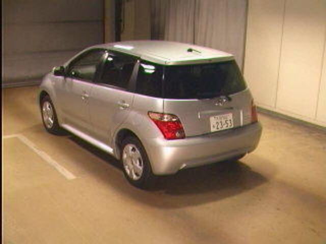 2005 Toyota ist