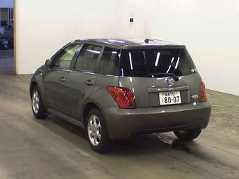 2005 Toyota ist Pics