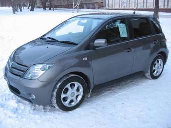 2005 Toyota ist Pictures
