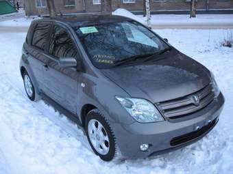 2005 Toyota ist Photos