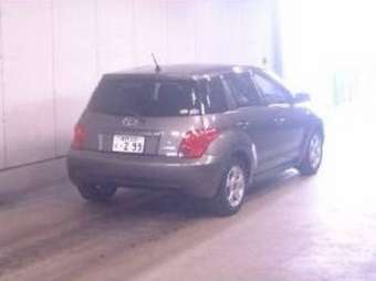 2005 Toyota ist Photos