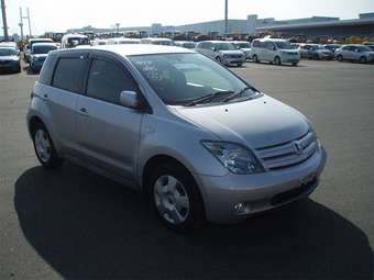 2005 Toyota ist