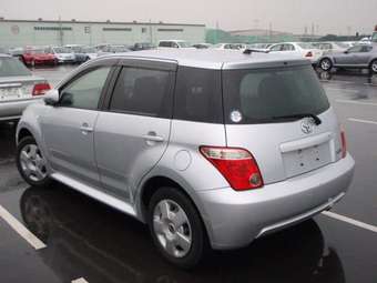 2005 Toyota ist Pictures