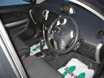2005 Toyota ist Photos