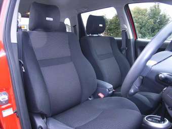 2005 Toyota ist Pictures