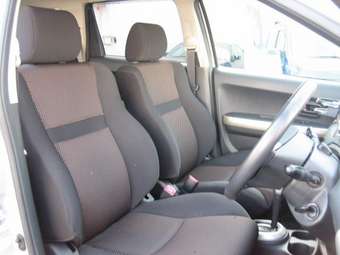2005 Toyota ist Photos