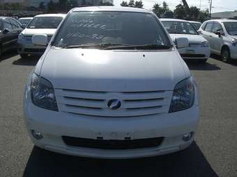 2005 Toyota ist Pictures