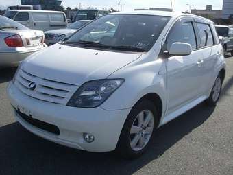 2005 Toyota ist Pictures