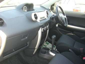 2005 Toyota ist Photos