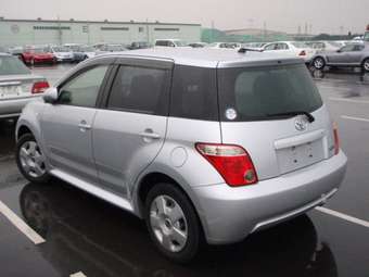 2005 Toyota ist Pictures