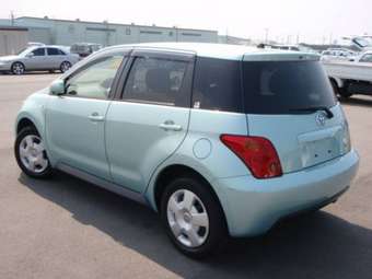 2005 Toyota ist Pictures