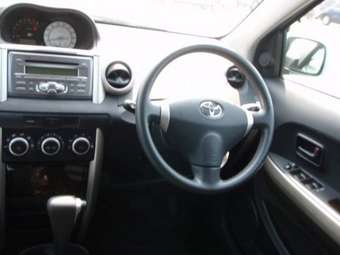 2005 Toyota ist Pics