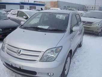 2005 Toyota ist Photos