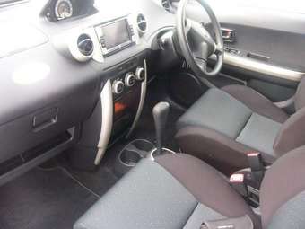 2005 Toyota ist Pictures