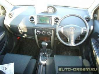 2005 Toyota ist Photos