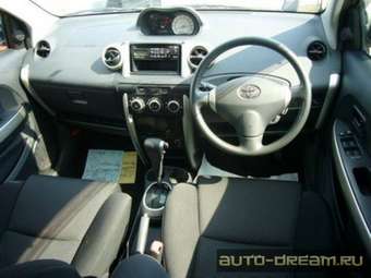2005 Toyota ist Pictures