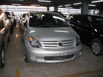 2005 Toyota ist Wallpapers