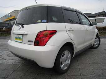2005 Toyota ist Pictures