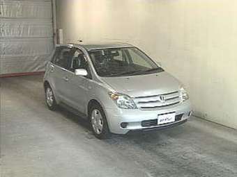 2005 Toyota ist Pictures