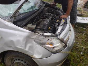 2005 Toyota ist Photos