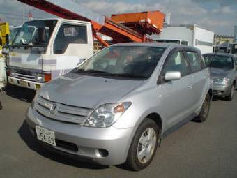 2005 Toyota ist Pictures