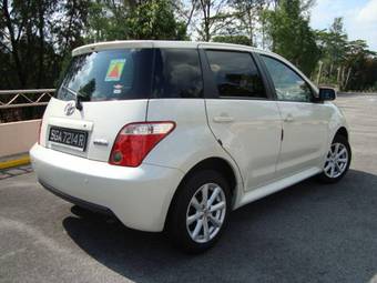 2005 Toyota ist Photos
