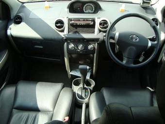 2005 Toyota ist Photos