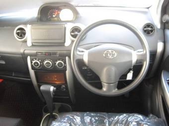 2005 Toyota ist Photos