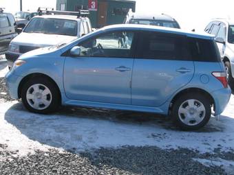 2005 Toyota ist Photos