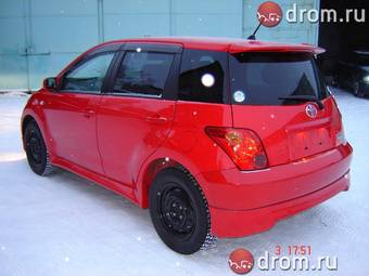 2005 Toyota ist Photos