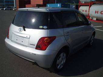 2005 Toyota ist Photos