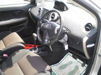 2005 Toyota ist Images