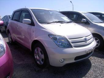 2005 Toyota ist Pictures